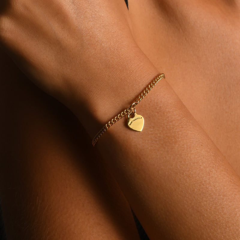 Von Treskow Curb Chain Bracelet w/Mini VT Flat Heart - Gold | Mocha Australia