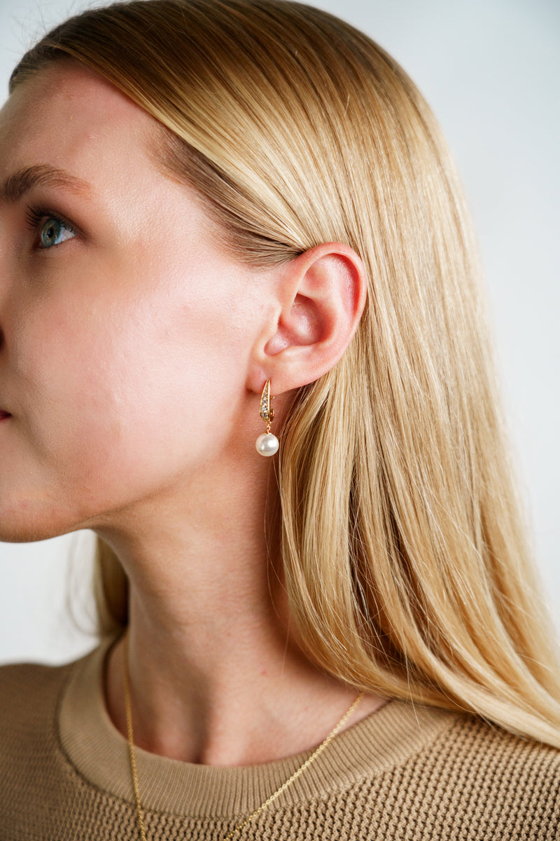 Georgini Adagio Serene Shine Pearl Earrings - Gold | Mocha Australia