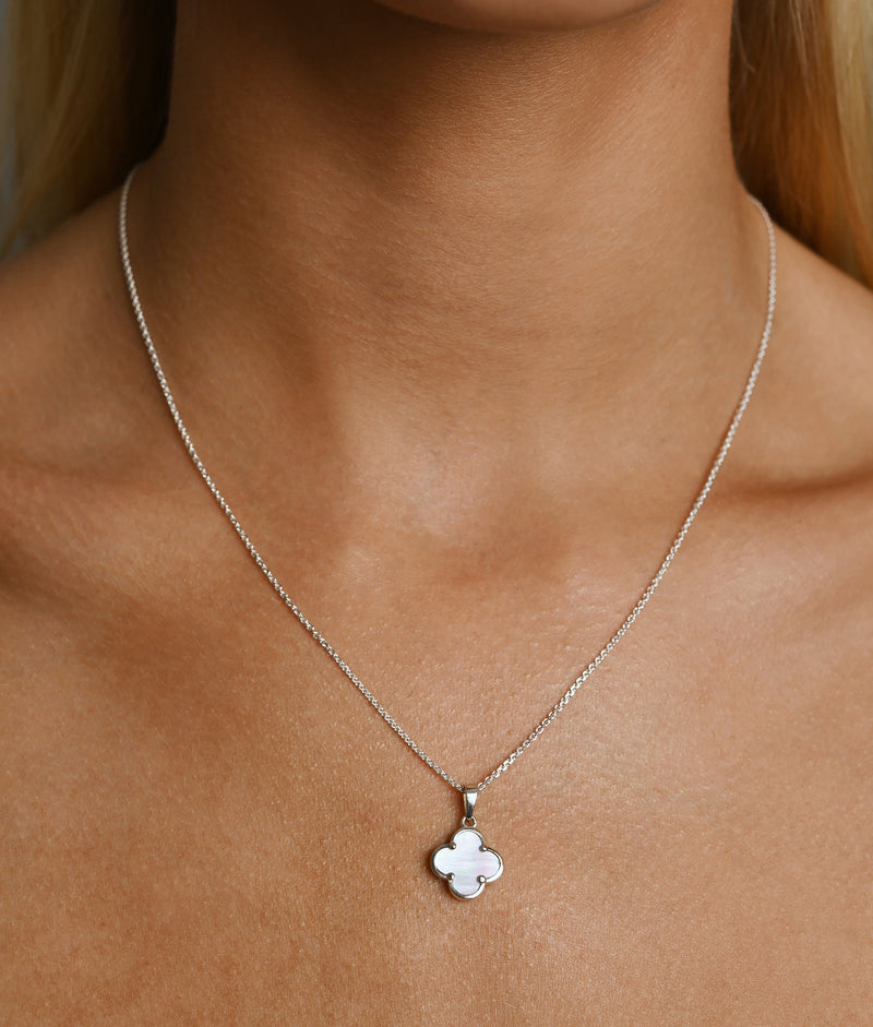 Von Treskow Belcher Chain Necklace w/ Mother of Pearl Clover - Silver | Mocha Australia