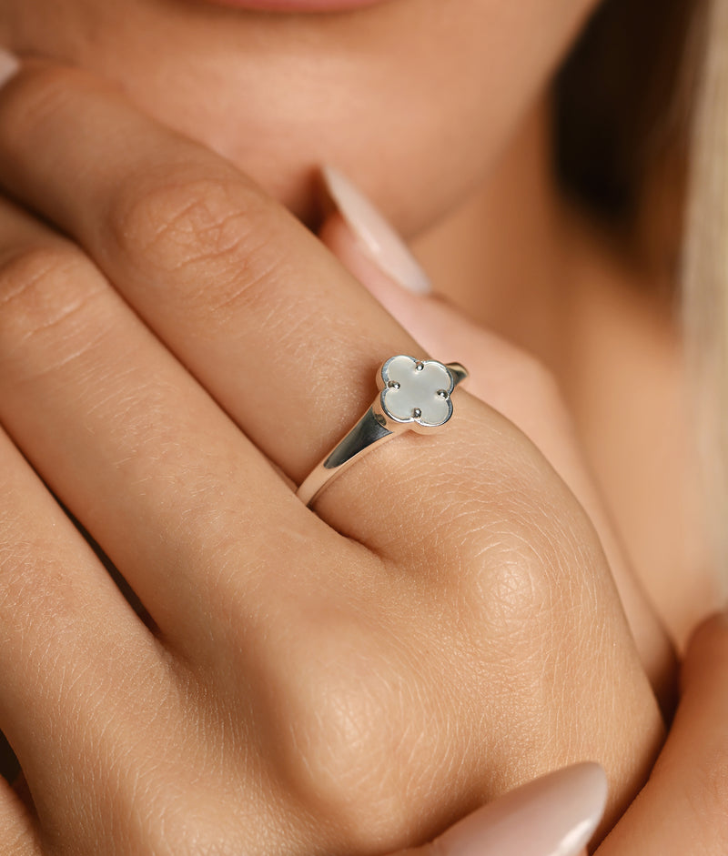 Von Treskow Mini Clover Ring - Silver | Mocha Australia