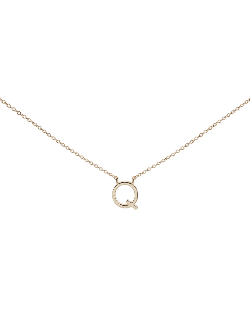 Elly Lou Timeless Initial Necklace - Q- Silver | Mocha Australia