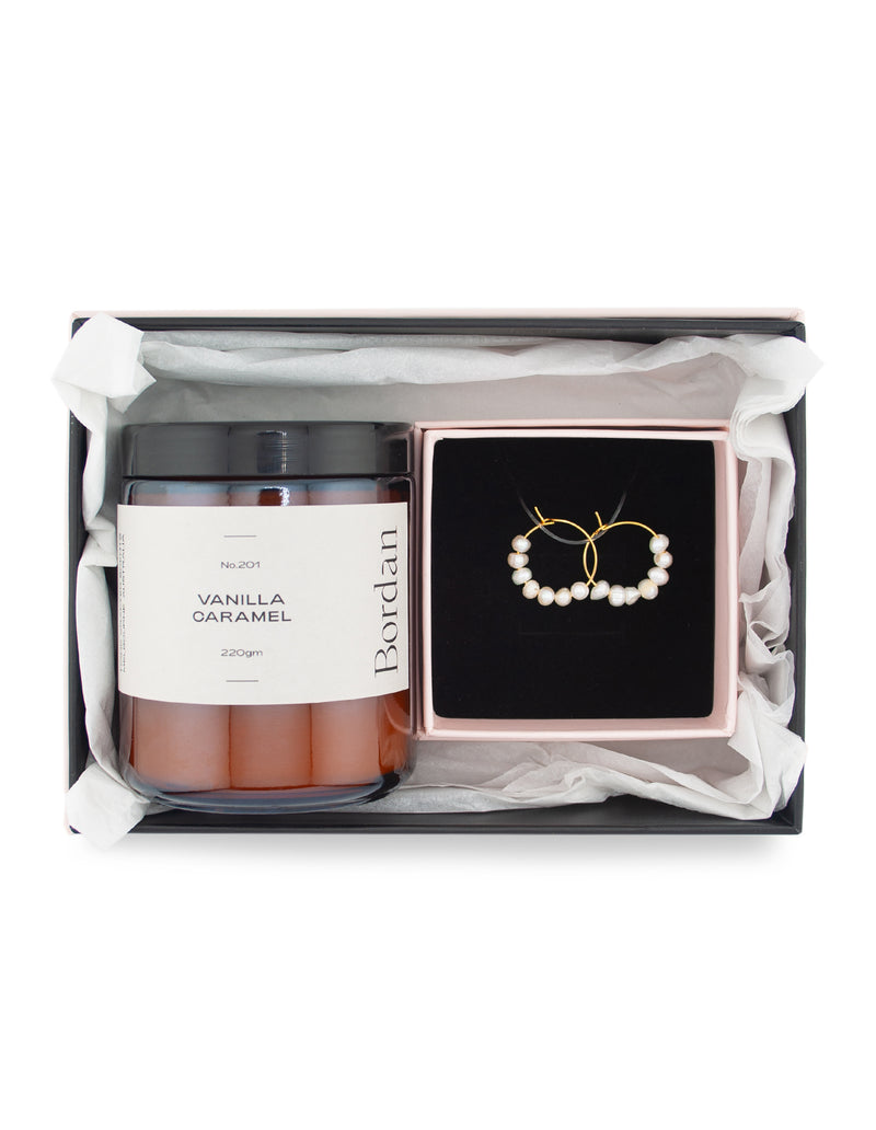 Mocha Gift Pack 12A- Bordan Vanilla Caramel Candle & Reborn Pearly Earrings- White | Mocha Australia