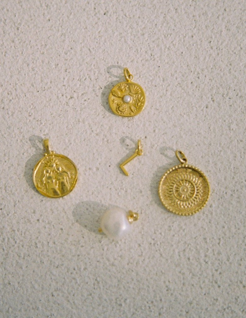 Kirstin Ash Outline Initial Charm w/ 18K Gold Vermeil | Mocha Australia